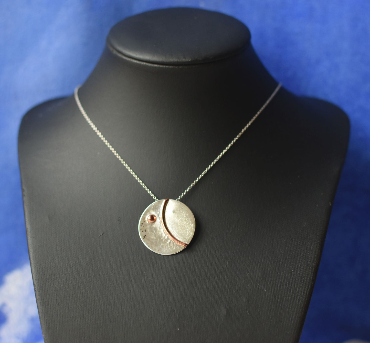 Pendentif "Solune" de la collection astrale - Bijoux en argent et cuivre