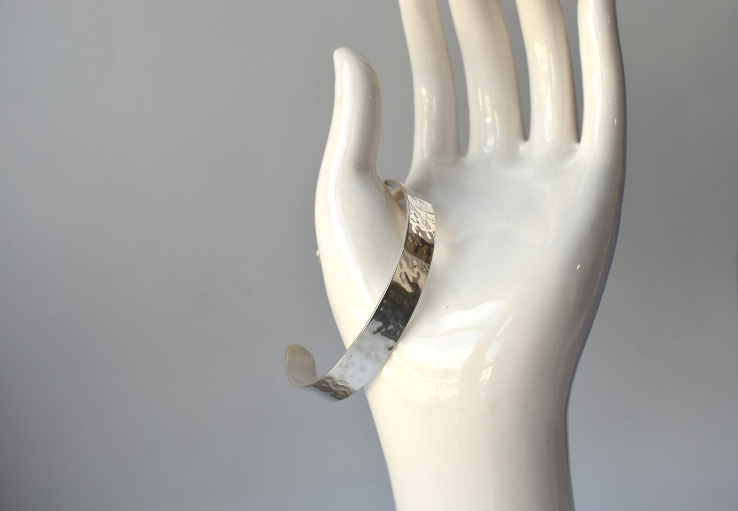 Manchette en argent massif - L'éclat brut