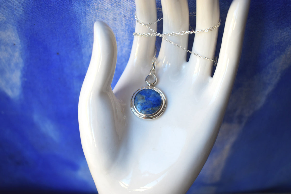 "Lemniscate" collier en argent 925, pierre de lune et lapis-lazuli