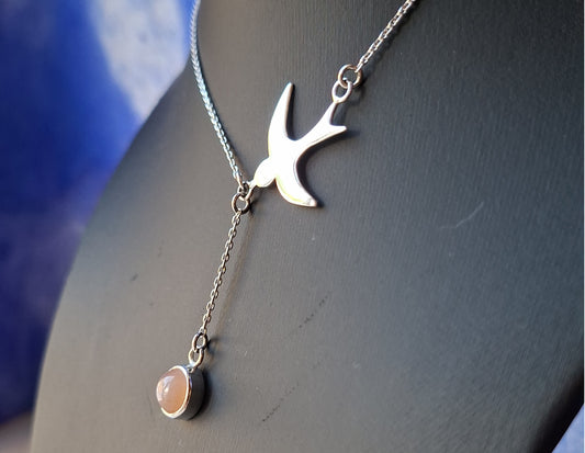 Collier hirondelle et pierre de lune - Pièce unique en argent