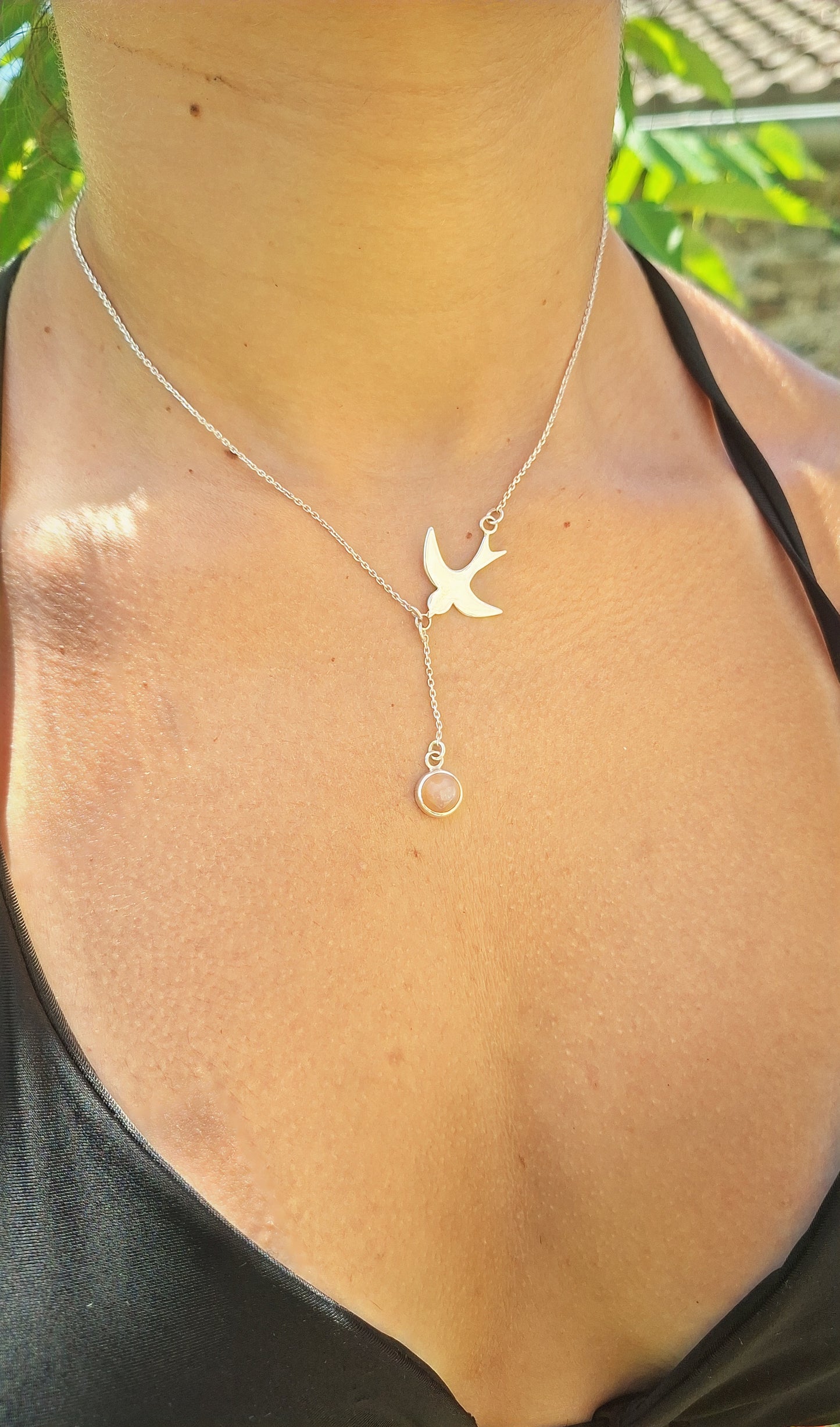 Collier hirondelle et pierre de lune - Pièce unique en argent