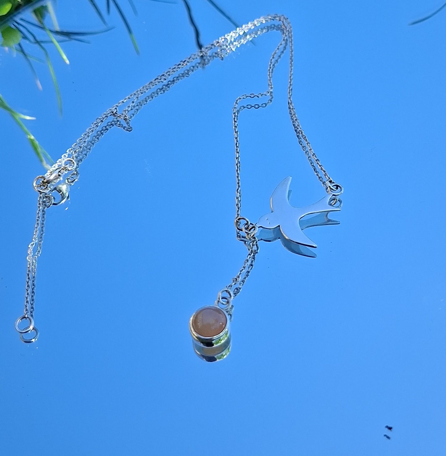 Collier hirondelle et pierre de lune - Pièce unique en argent